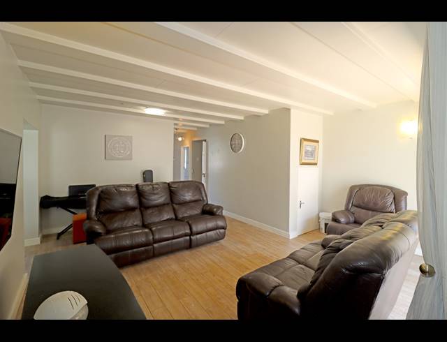 3 BEDROOM TOWNHOUSE FOR SALE IN FAIRLAND